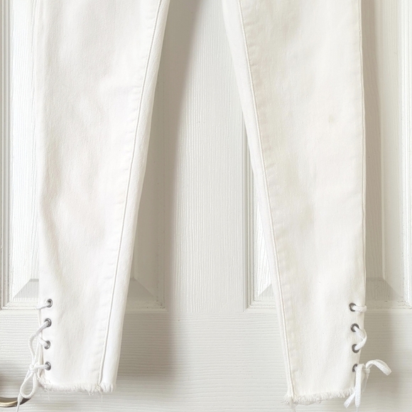 Levi's 711 Classic Low Rise Cropped Lace Up Ankle Cropped Skinny Jeans White 25 - Picture 3 of 16